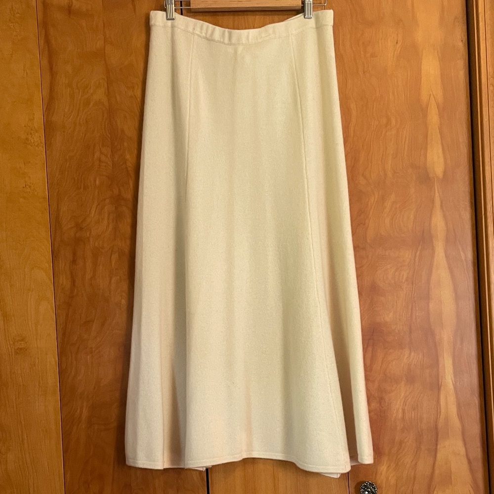 St. John Elegant Cream A-Line Skirt